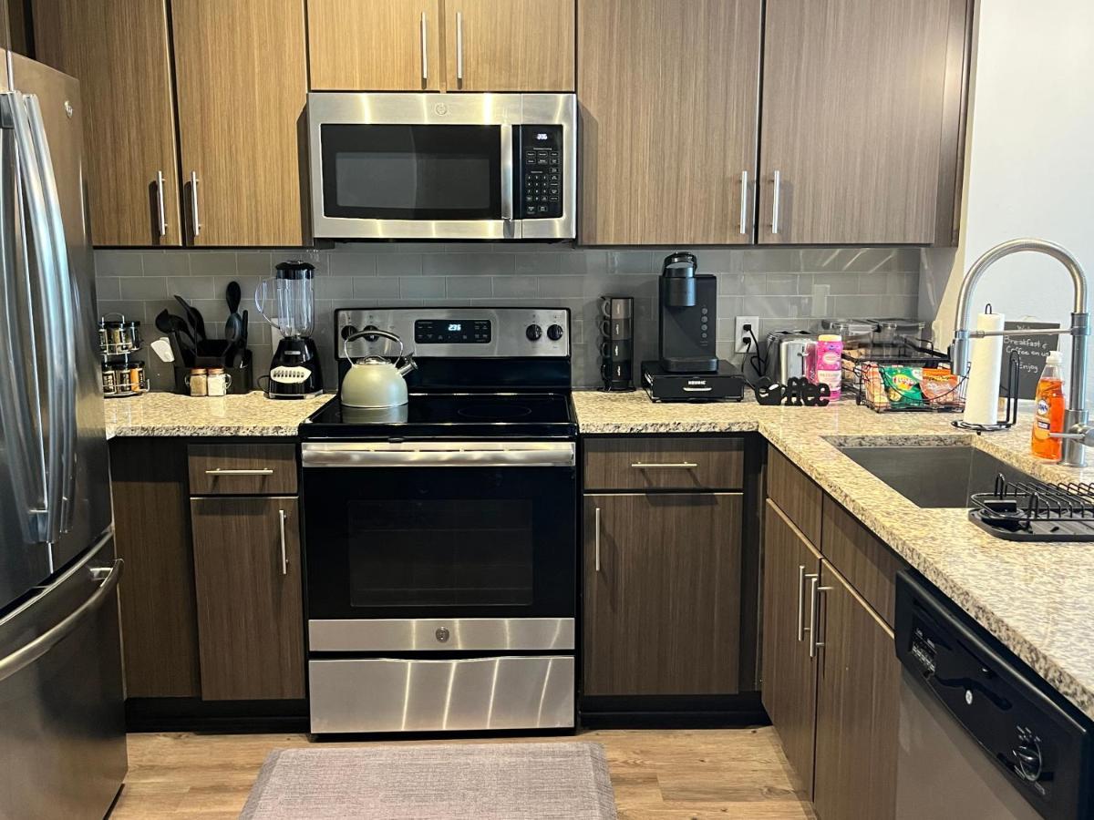 Апартаменты Comfy Abode Near Bush Airport Хьюстон Экстерьер фото