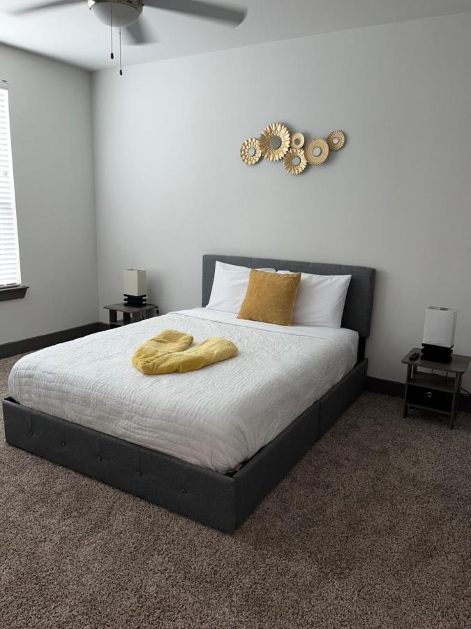Апартаменты Comfy Abode Near Bush Airport Хьюстон Экстерьер фото